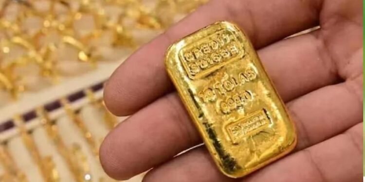 Tanishq showroom's ten year old employee's intentions spoiled