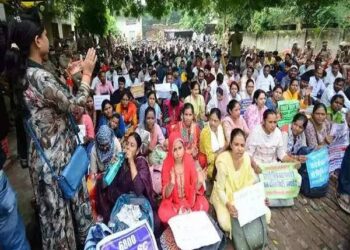 69 हजार शिक्षक भर्ती के अभ्यर्थियों का प्रदर्शन