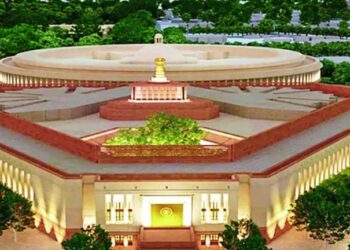 संसद सुरक्षा में फिर चूक, दीवार कूदकर परिसर में जा पहुंचा संदिग्ध युवक
