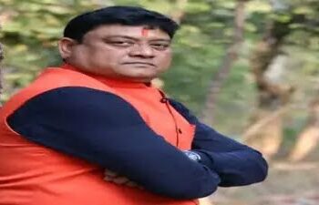 भाजपा नेता ने ट्रेन के आगे कूदकर दे दी जान