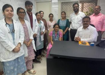 लाखों महिलाओं में अलग है यूपी की ये महिला, डॉक्टर भी रह गए दंग