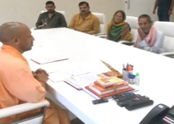 उजड़ गया हमारा परिवार, योगी से मुलाकात के बाद बोले बहराइच हिंसा में मृतक रामगोपाल के पिता
