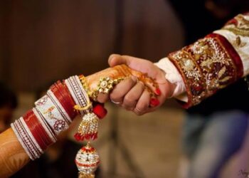 80 साल के बुजुर्ग को चढ़ा इश्क का बुखार, 35 साल की महिला से हुआ प्यार, की शादी
