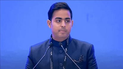 रिलायंस जियो के अध्यक्ष आकाश अंबानी