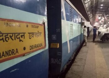 फिर टला बड़ा हादसा, ट्रेन पलटाने की गयी साजिश ट्रैक का हाल हुआ बेहाल
