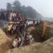 मिट्टी की दीवार गिरने से चार महिलाओं की मौत, दर्जनभर के दबे होने की आशंका