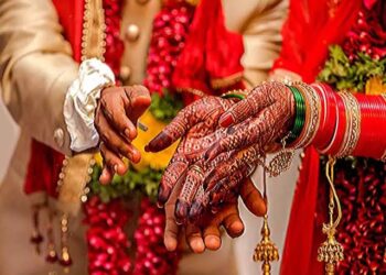 मुख्यमंत्री सामूहिक विवाह योजना में दिए गए घटिया उपहार और नकली आभूषण