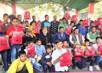 मानवता को करूणा और प्रेम से जोड़ता है क्रिसमस