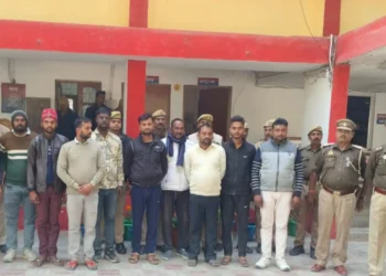 अवैध खनन और वसूली में दस लोग गिरफ्तार