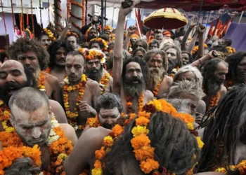 जूना अखाड़े का छावनी में प्रवेश, दस हजार से अधिक नागा संन्यासी शामिल