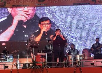 बॉलीवुड नाइट में इंडियन आइडल ने मचाया धमाल