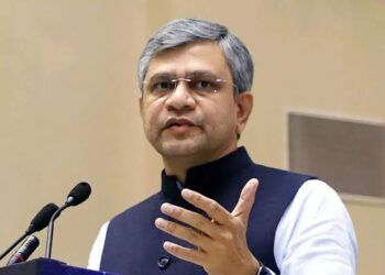 दिसंबर के आखिर तक ट्रेनों में लगाये जाएंगे 1000 अतिरिक्त जनरल कोच : वैष्णव