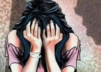 महिला के साथ अश्लील हरकत करने के मामले में दारोगा निलंबित, प्राथमिकी दर्ज