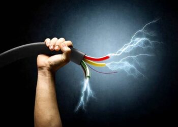 करंट लगने से महिला और उसके दो बच्चों की मौत