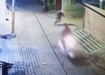 मुसीबत बना थप्पड़बाज स्कूटी सवार, राहगीरों पर हमला कर हो जाता है फरार