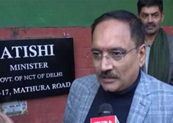 दिल्ली के मुख्यमंत्री के पास दो बंगले होने का दावा, आतिशी के आवास पर पहुंचे बीजेपी प्रदेश अध्यक्ष