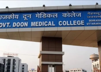 नौकरी छोड़ घर भागे 35 कर्मचारी, दो दिन पहले हुई थी तैनाती, वजह कर देगी हैरान