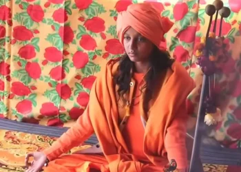 जिंदा मां-बाप का पिंडदान करेगी लाडली, 11 की उम्र में ली दीक्षा, आईएएस बनने का था सपना