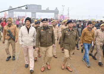 कुंभ की सुरक्षा व्यवस्था सुनिश्चित करने हेतु प्रशासनिक अधिकारियों का भ्रमण