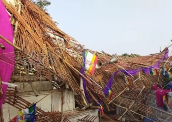 निर्वाण महोत्सव में बड़ा हादसा, 65 फीट ऊंचा मंच ढहा, सात की मौत, 75 से अधिक घायल
