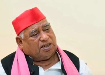 दलित युवती की दरिंदगी पर फूट-फूटकर रोए अयोध्या के सपा सांसद