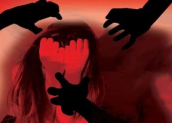 लखनऊ में संदिग्ध परिस्थितियों में मिला महिला का शव, पुलिसकर्मियों पर गिरी गाज, सात निलंबित