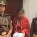 खतरनाक मंसूबे के साथ घूम रही महिला गिरफ्तार, चेकिंग में बरामद अवैध तमंचे और जिंदा कारतूस