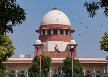 सुप्रीम कोर्ट के दबाव में फिर पीछे हटी केंद्र सरकार, वक्फ अधिनियम के दो विवादास्पद प्रावधानों पर लगाई रोक