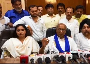 गांधी के हत्यारों की राह पर हैं आज के शासक, पश्चिम बंगाल में हिंसा को लेकर भड़के दिग्विजय सिंह