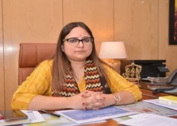 डीएम ने चार नायाब तहसीलदार और एक एसडीएम के कार्यक्षेत्र में किया बदलाव, मिली नई जिम्मेदारी