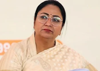 दिल्ली में बंद हो सकती है डोरस्टेप डिलीवरी योजना, भाजपा सरकार ला रही है नया जन सेवा केंद्र मॉडल