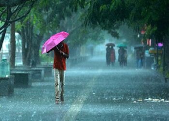 यूपी में गरज-चमक के साथ बारिश का सिलसिला शुरू, अगले 48 घंटों के लिए येलो अलर्ट जारी