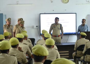 पुलिस अधीक्षक ने प्रशिक्षण केंद्र का निरीक्षण कर बैरकों और कक्षाओं की व्यवस्थाएं परखी