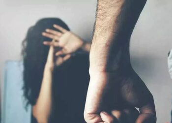 दहेज की मांग पर विवाहिता को पीटा, मायके में शरण लेने को मजबूर