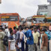 डग्गामार वाहनों के खिलाफ सड़क पर उतरे रोडवेज कर्मी, अवध बस स्टैंड पर कार्रवाई की मांग
