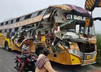 ट्रक से भिड़ी छत्तीसगढ़ के श्रद्धालुओं की बस, चार लोगों की मौत कई घायल