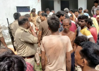बहराइच में नरसंहार: गड़ासे से मासूमों की हत्या के बाद किसान ने खुद को घर में बंद कर लगाई आग