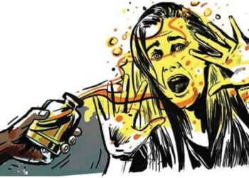 दिल्ली विश्वविद्यालय की छात्रा पर एसिड अटैक, दोनों हाथ जले, पीड़िता बोली- ‘वो मेरा पीछा करता था’