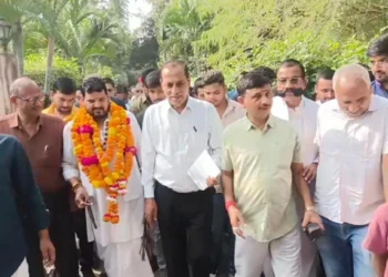 राहुल गांधी की तरह अखिलेश को भी मिल गए हैं गलत सलाहकार :बृजभूषण शरण सिंह