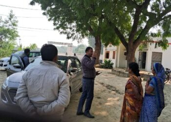 सी -एम डी एम ने किया मतदेय स्थलों और स्कूलों का निरीक्षण