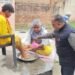 समाजसेवी ने गुरुकुल के बटुक छात्रों (शिष्यों) को भोज के उपरांत भेट किए अंगवस्त्र