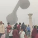 कोहरे की चादर में डूबी रामनगरी, सड़कों पर रेंगते रहे वाहन
