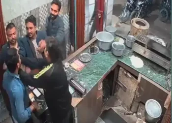 अन्नपूर्णा भोजनालय में शराबियों ने मचाया उत्पात, व्यवसाई से भी की मारपीट