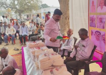 नहरपुर गांव में भव्य होली मिलन समारोह, 151 वृद्धजनों का हुआ सम्मान