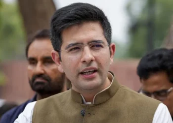 आप और राघव चड्ढा के बीच जुबानी जंग तेज, सांसद ने आरोपों को बताया झूठा