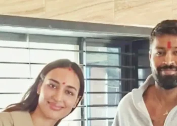 मांग में सिंदूर, माथे पर बिंदी… माहिका शर्मा और हार्दिक की फोटो ने बढ़ाई हलचल
