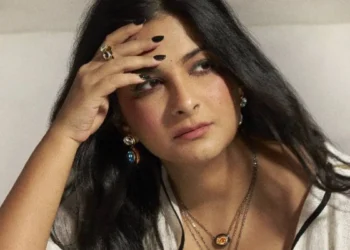 बॉलीवुड अभिनेता अनिल कपूर की बेटी रिया कपूर के 1.35 करोड़ के हीरे के झुमके चोरी