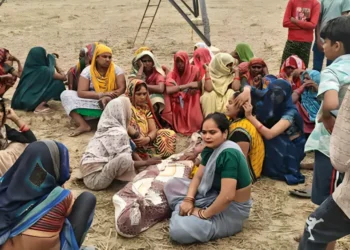 लखनऊ: मोहनलालगंज में बिजली के हाईटेंशन खंभे से लटका मिला 20 वर्षीय युवक का शव