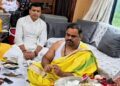 चलती ट्रेन में पूजा-पाठ का वीडियो वायरल, उठे सवाल तो भारतीय रेलवे ने बताया पूरा सच