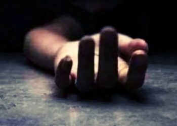 रेलवे ट्रैक पर मिला अज्ञात युवक का शव, ट्रेन से गिरकर मौत की आशंका